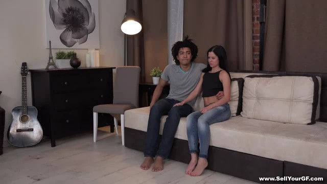 Парень смотрит со стороны, как его девушка отдалась другу - #2