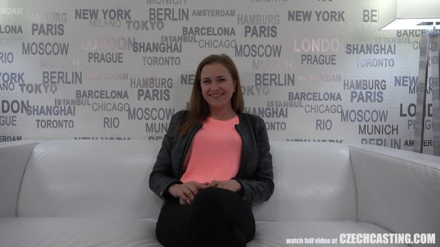 Сисястая девушка на кастинге сосёт член и прыгает на члене парня - #3